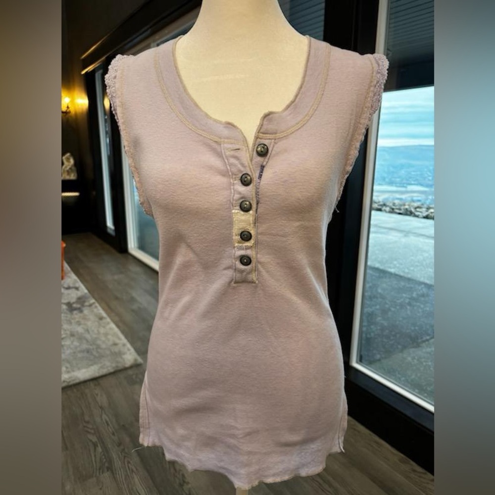 FREE PEOPLE We The Free BOHO Lavender BUTTON UP HENLEY size small! Quality, soft